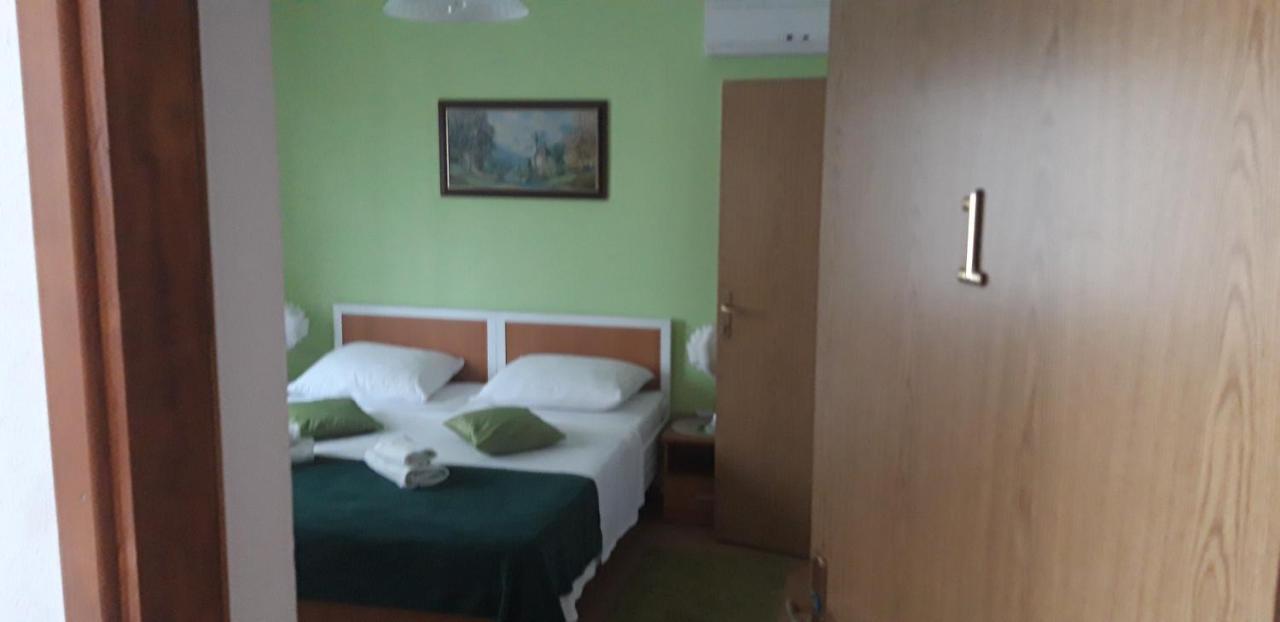 Guest House Ana Zadar Buitenkant foto